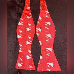 Bird dog bay silk bow tie